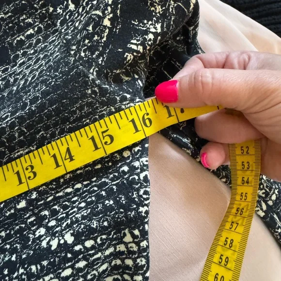 McQ by Alexander McQueen Animal Print
Bodycon Dress - Picture 8 of 10